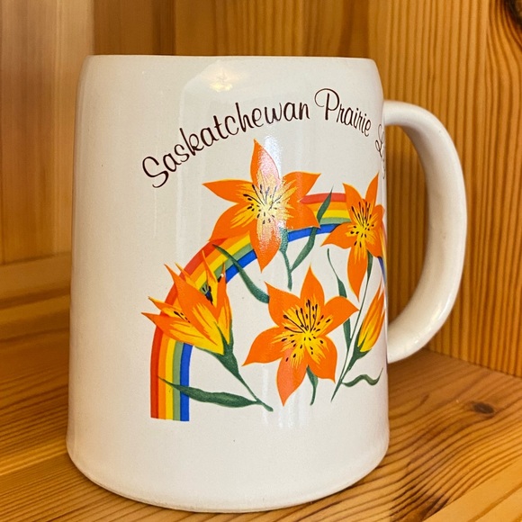 Vintage ceramic coffee mug cup “Saskatchewan Prairie Lily” 🌈 - Picture 2 of 3